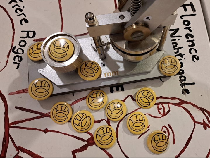 BOTSCHAFTEN ZUM ANSTECKEN