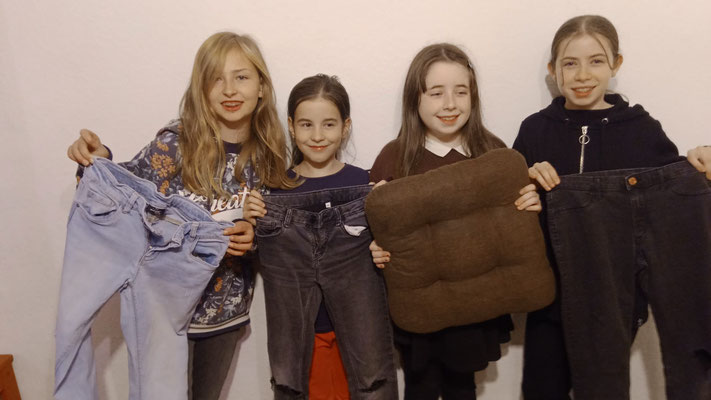 KILA sammelt abgeliebte Jeanshosen